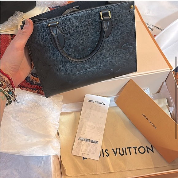 LV Cabis on the go NWT - Picture 2 of 4